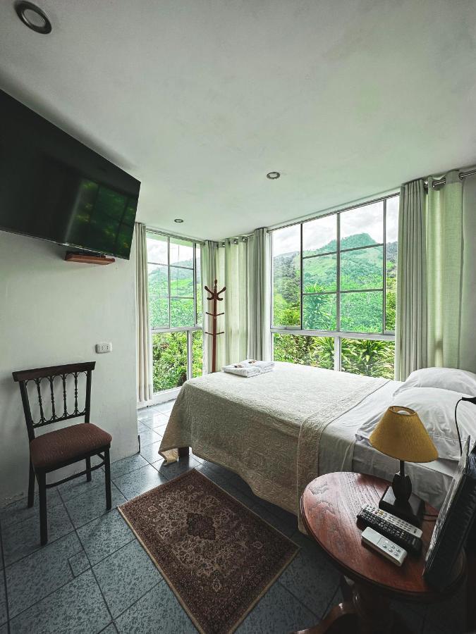 Albergue Turistico Gstir Pozuzo 外观 照片