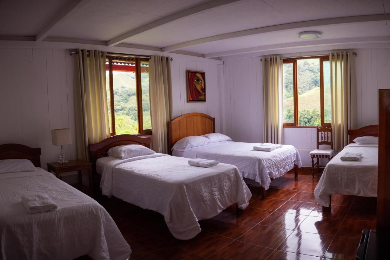 Albergue Turistico Gstir Pozuzo 外观 照片